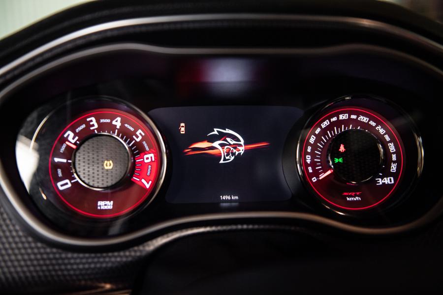 Панель приборов Dodge Challenger SRT Hellcat Cerberus by GeigerCars 2019 года  (фото 10 из 16)